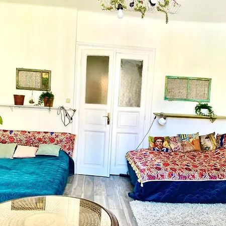 Boutique Studio Flat At City Center *